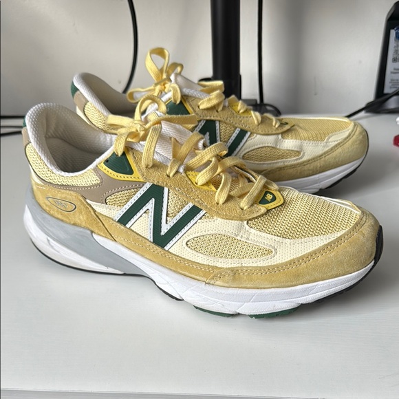 New Balance 990 V6 - Picture 3 of 5